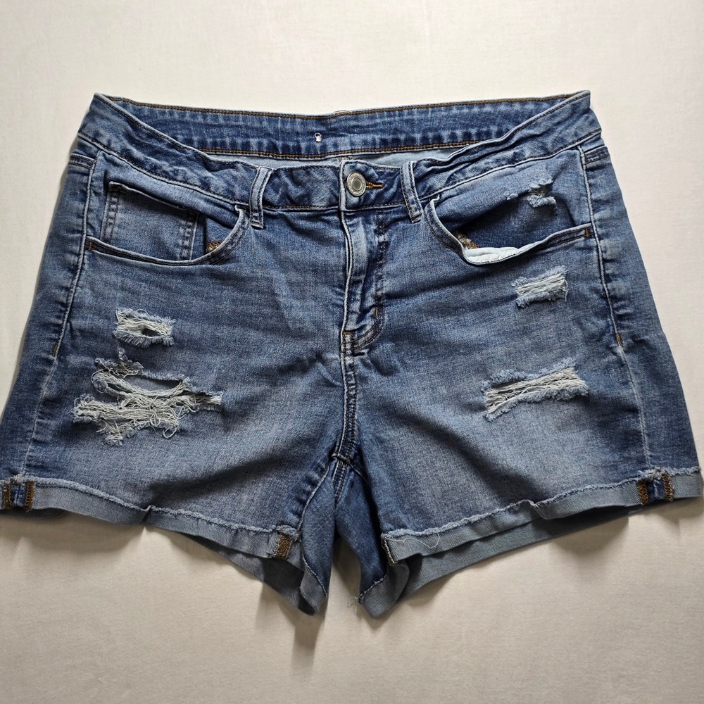 Kohl's Womens Size 15 Blue Distressed Stretch Denim Jean Shorts 32W